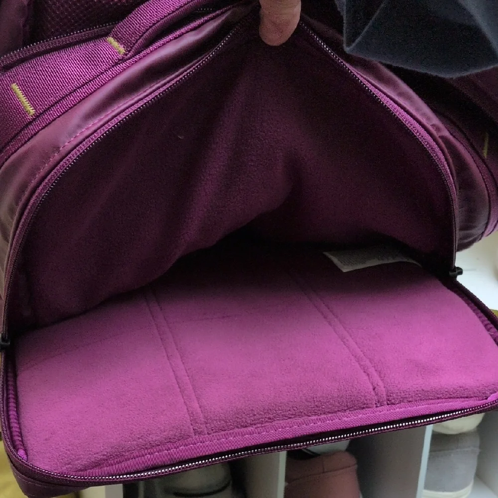 The North Face Maroon Backpack - Picture 5 of 7